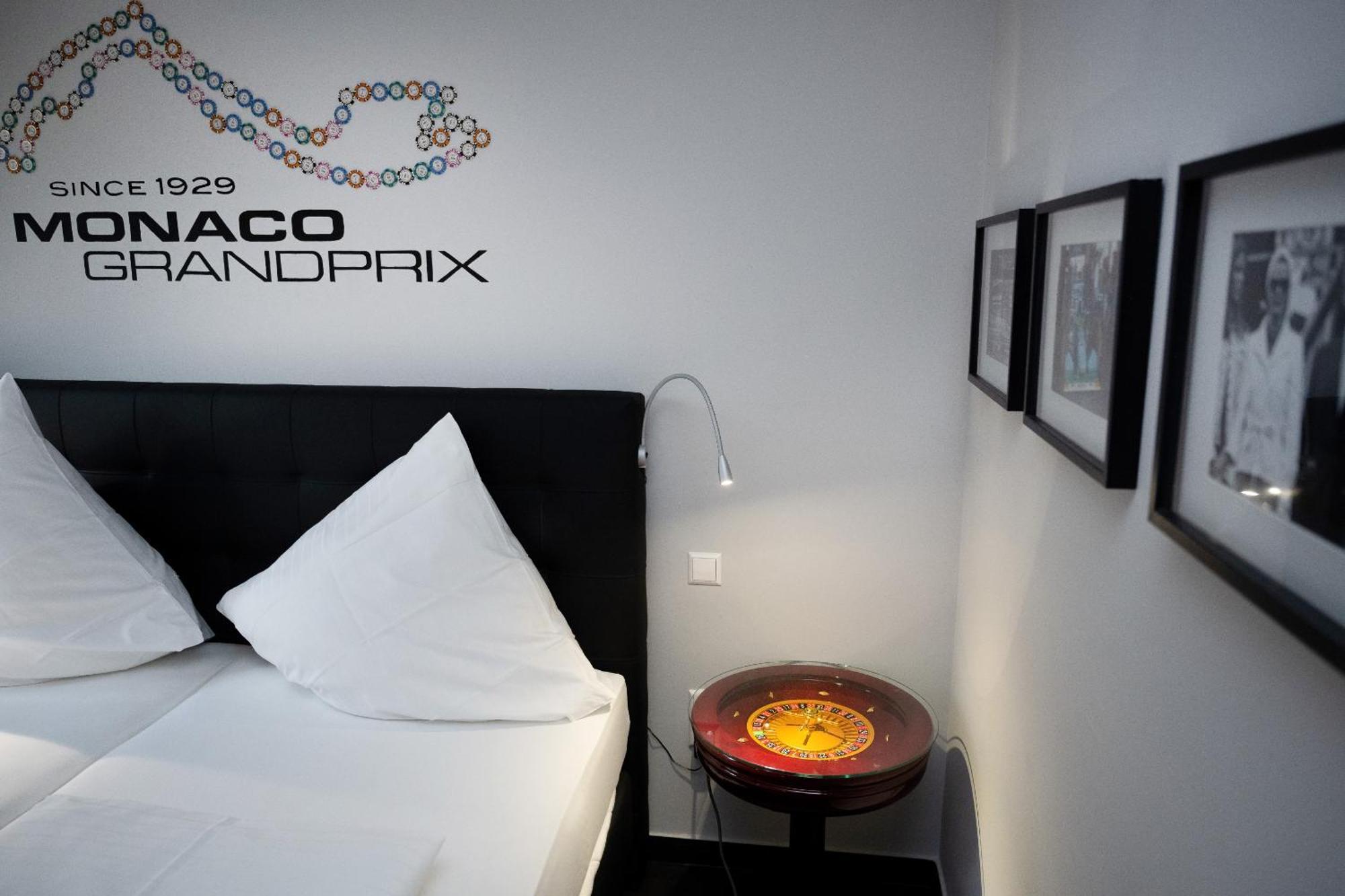 Motorworld Inn Warthausen Екстер'єр фото