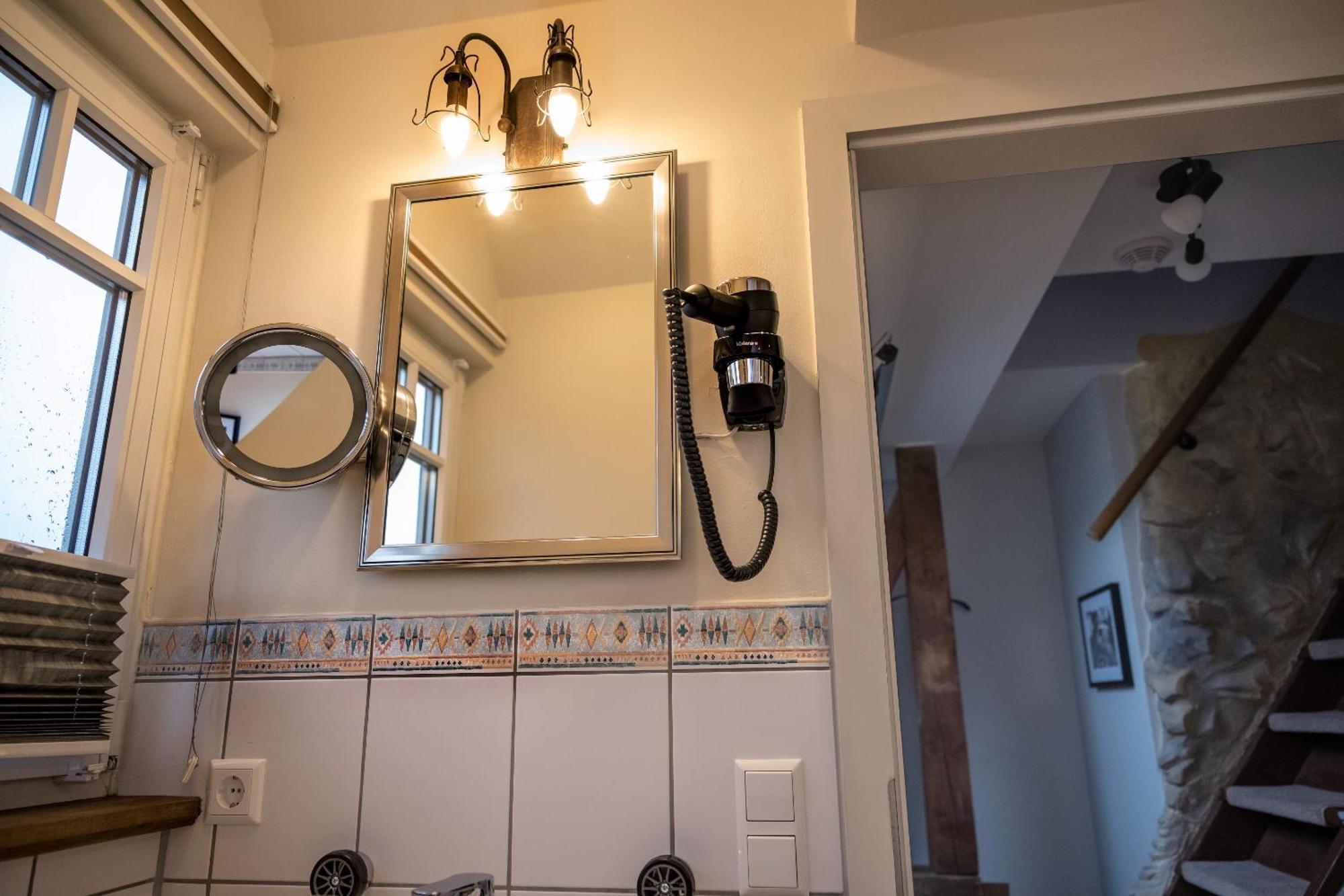 Motorworld Inn Warthausen Екстер'єр фото