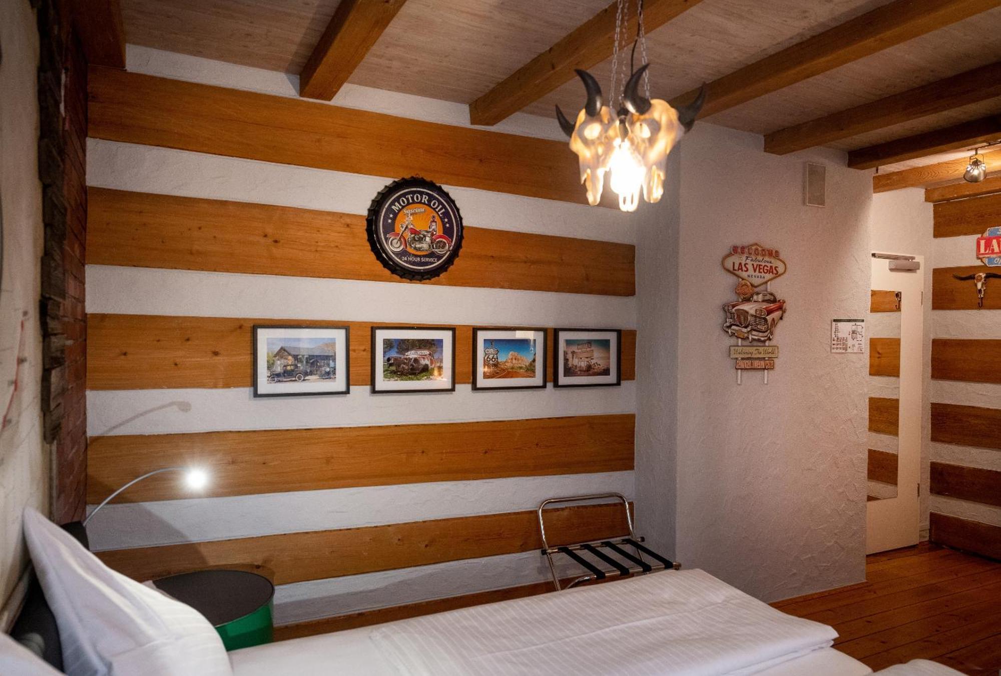 Motorworld Inn Warthausen Екстер'єр фото
